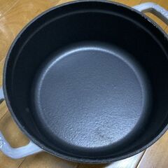 鋳鉄製ホーロー鍋の画像