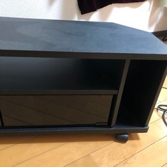 黒色テレビ台の画像