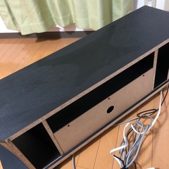 黒色テレビ台の画像