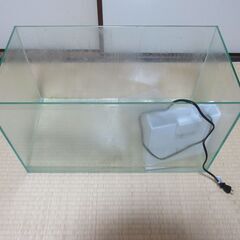 ６０センチ水槽枠なし、６０センチ対応外付けフイルター、スドウー産卵箱３点セットの画像