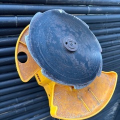 女性や高齢者も安心な草刈り機の画像