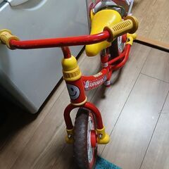 幼児用トイレとアンパンマンストライダーの画像