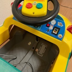 （お取引中）11月16日まで　子どもの車のおもちゃ　動きますの画像
