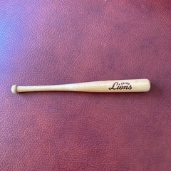 阪神タイガース優勝！ペナントとミニチュアバットの画像