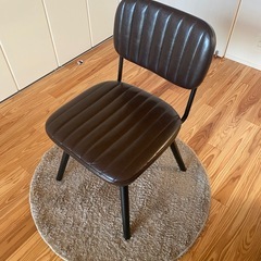 ブラウンチェア　　の画像