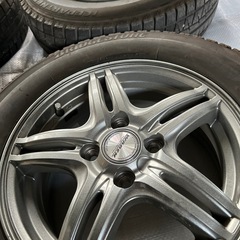スタッドレスタイヤの画像