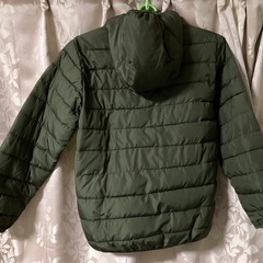 子供服　上着　パーカー　サイズ140の画像