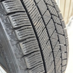 205/65 16インチ　ヤリスクロス　スタッドレス VRX3 バリ溝の画像