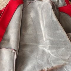 largeサイズ　赤　パーカー　の画像