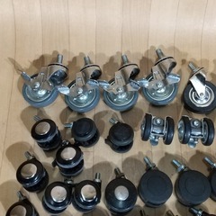 決まりました。差し上げます。キャスター・ゴムキャスター・プラスチックキャスター・etcの画像