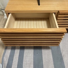 テレビボードの画像