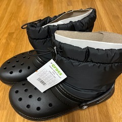 新品✨クロックス クラシック ラインド ネオ パフ ブーツ　W9 ボアブーツの画像