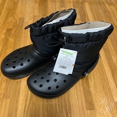 新品✨クロックス クラシック ラインド ネオ パフ ブーツ　W9 ボアブーツの画像