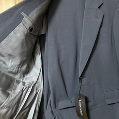 メンズスーツの画像