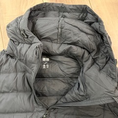 ユニクロ ウルトラライトダウン 黒の画像