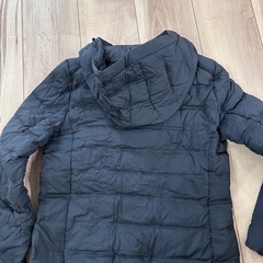 ユニクロ ウルトラライトダウン 黒の画像