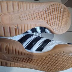 adidasメンズスニーカー(室内履き？)24.5cmの画像
