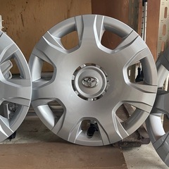 200系ハイエースバン　純正ホイールキャップの画像