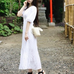 半袖 白ワンピースの画像