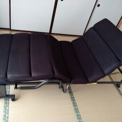 折り畳みベッド　リクライニング機能付の画像