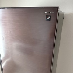シャープ冷蔵庫の画像