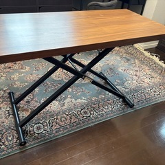 昇降テーブルの画像