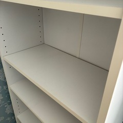 白い棚の画像