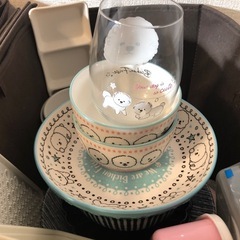 本日受け渡し11/8受け渡し★総額6000〜7000円相当Francfranc他多数のお皿と収納カゴ②の画像