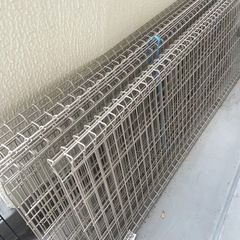 金属製ワイヤーメッシュフェンスの画像