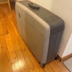 スーツケースの画像