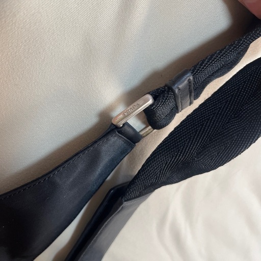 【終了】PRADA ショルダーバッグ プラダ 肩掛け バック ブランド　旅行バッグ