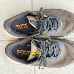 アンダーアーマー　スニーカー　27.5cmの画像