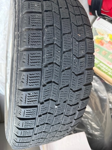 スタッドレスタイヤ　205/65R16
