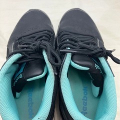 Reebok リーボック　スニーカー　黒x水色　23.5cm 非対面取引可能の画像