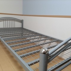 ベッドフレーム・マットレス　セットの画像