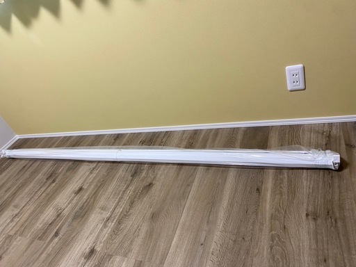 100インチ吊り下げ型スクリーン