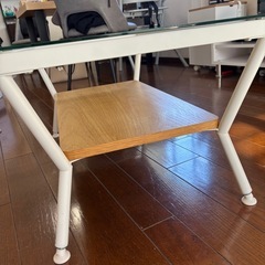 ガラスリビングテーブル　ローテーブルの画像