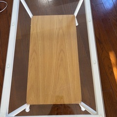 ガラスリビングテーブル　ローテーブルの画像