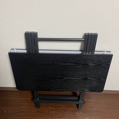 折りたたみテーブルの画像