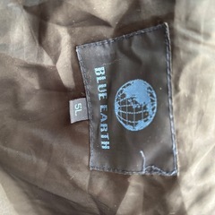 【5L】BLUE EARTHのダウンジャケットの画像