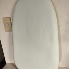 便利な折りたたみ式アイロン台　　60㎝X35㎝　　状態良好の画像