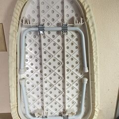 便利な折りたたみ式アイロン台　　60㎝X35㎝　　状態良好の画像