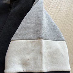 ユニクロ　kids140 ドライスウェットフルジップパーカー　汚れあり11月末迄出品の画像