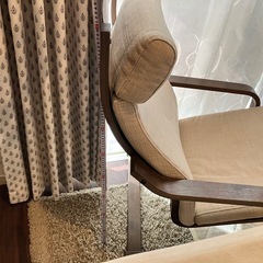 リビング　ロッキングチェア　IKEAの画像