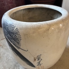 火鉢　昔ながらの手炙り火鉢の画像