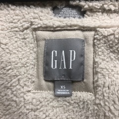 🔴女性にも最適！🔴メンズXSサイズGAP製の厚手裏ボア・ジップアップパーカー・これからの季節に！ の画像