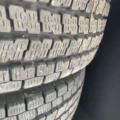 200系ハイエース　22年23週　スタッドレス　アイスガード　　アルミ付き　15インチ　目はかなりありますの画像