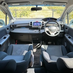 【商談中】《フリードスパイク ハイブリッド  エアロ付き☆超美車☆車検R8年10月迄》左パワースライドドア☆Gathersナビ（VXM-165VFi）・地デジフルセグTV・Bluetooth・バックモニター・☆ETC☆クルーズコントロール☆VSA☆コンパクトミニバン☆荷室がとても広いのでバン代わりにも使えます！の画像