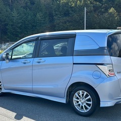 【商談中】《フリードスパイク ハイブリッド  エアロ付き☆超美車☆車検R8年10月迄》左パワースライドドア☆Gathersナビ（VXM-165VFi）・地デジフルセグTV・Bluetooth・バックモニター・☆ETC☆クルーズコントロール☆VSA☆コンパクトミニバン☆荷室がとても広いのでバン代わりにも使えます！の画像