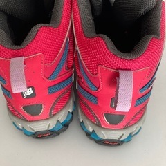 ニューバランス　トレッキングシューズの画像